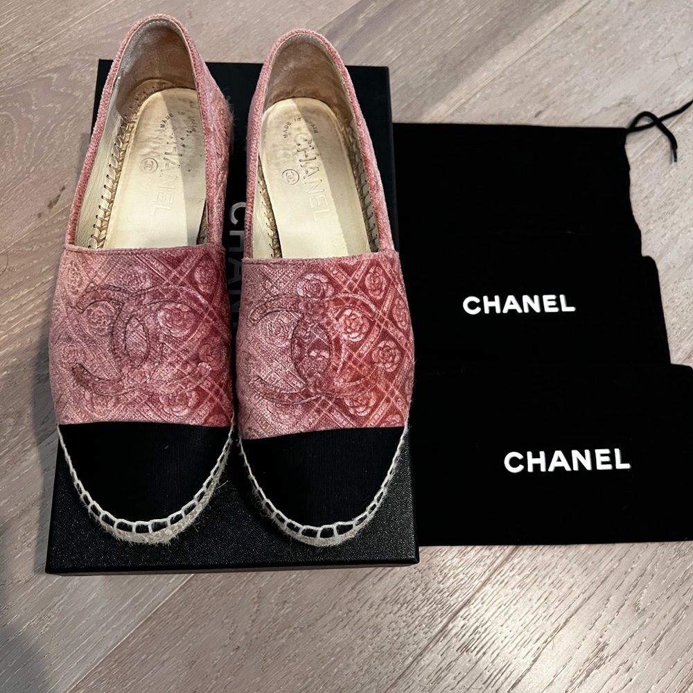Chanel size 7 Espadrilles